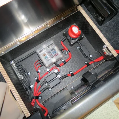 Caddy Maxi off grid leisure electrical setup